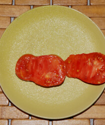 Томат «Абрикос» в разрезе Томат «Абрикос» в разрезе