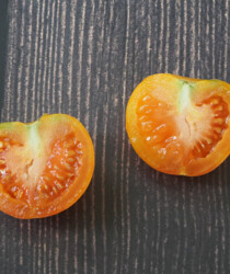 Томат «Белый персик» в разрезе Томат «Белый персик» в разрезе